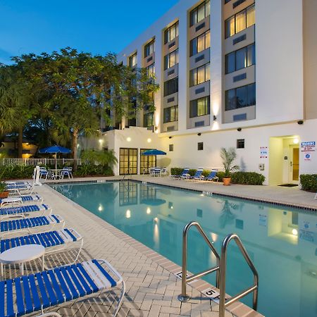 Holiday Inn Express Hotel & Suites Ft. Lauderdale-Plantation By Ihg Екстериор снимка