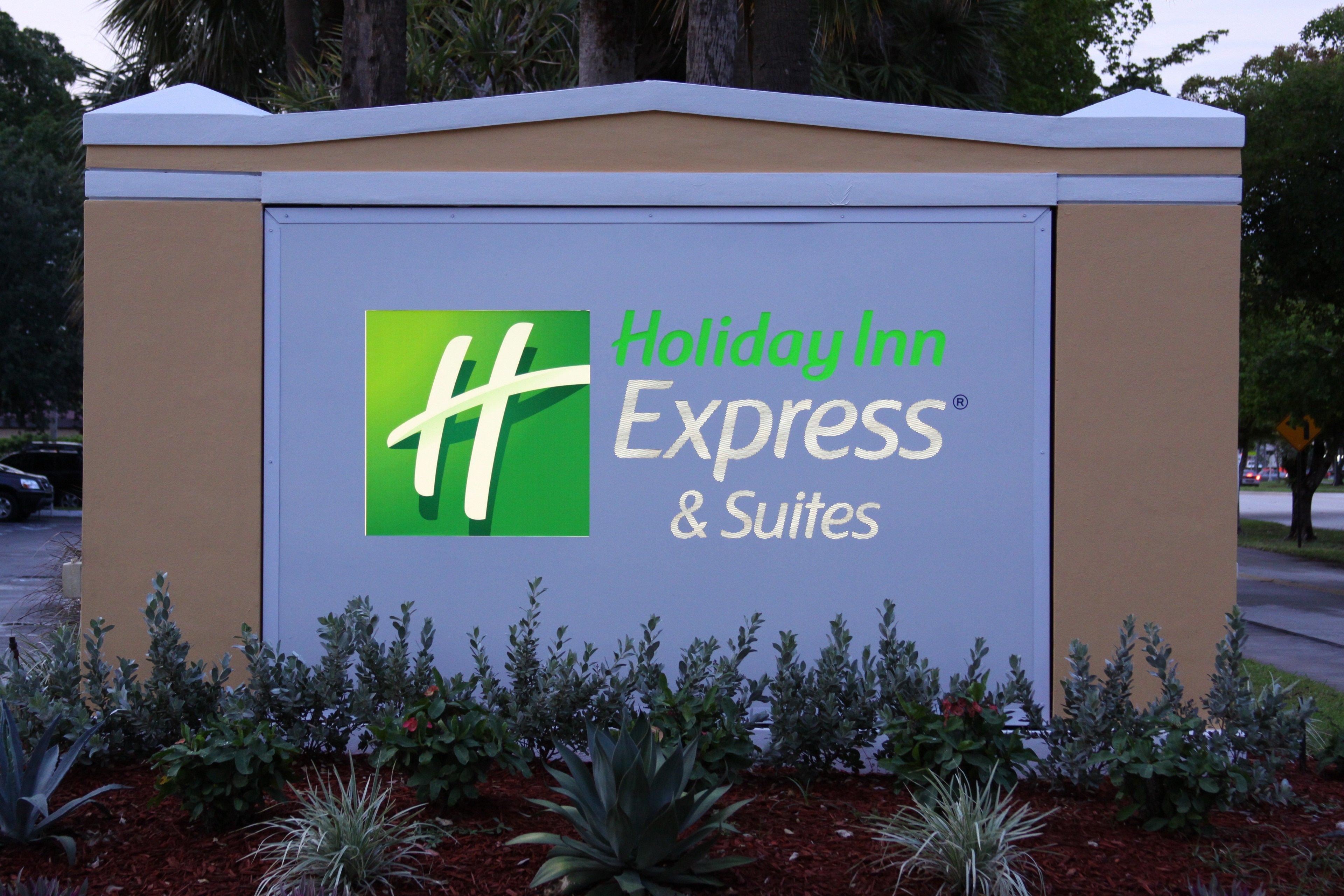 Holiday Inn Express Hotel & Suites Ft. Lauderdale-Plantation By Ihg Съоръжения снимка