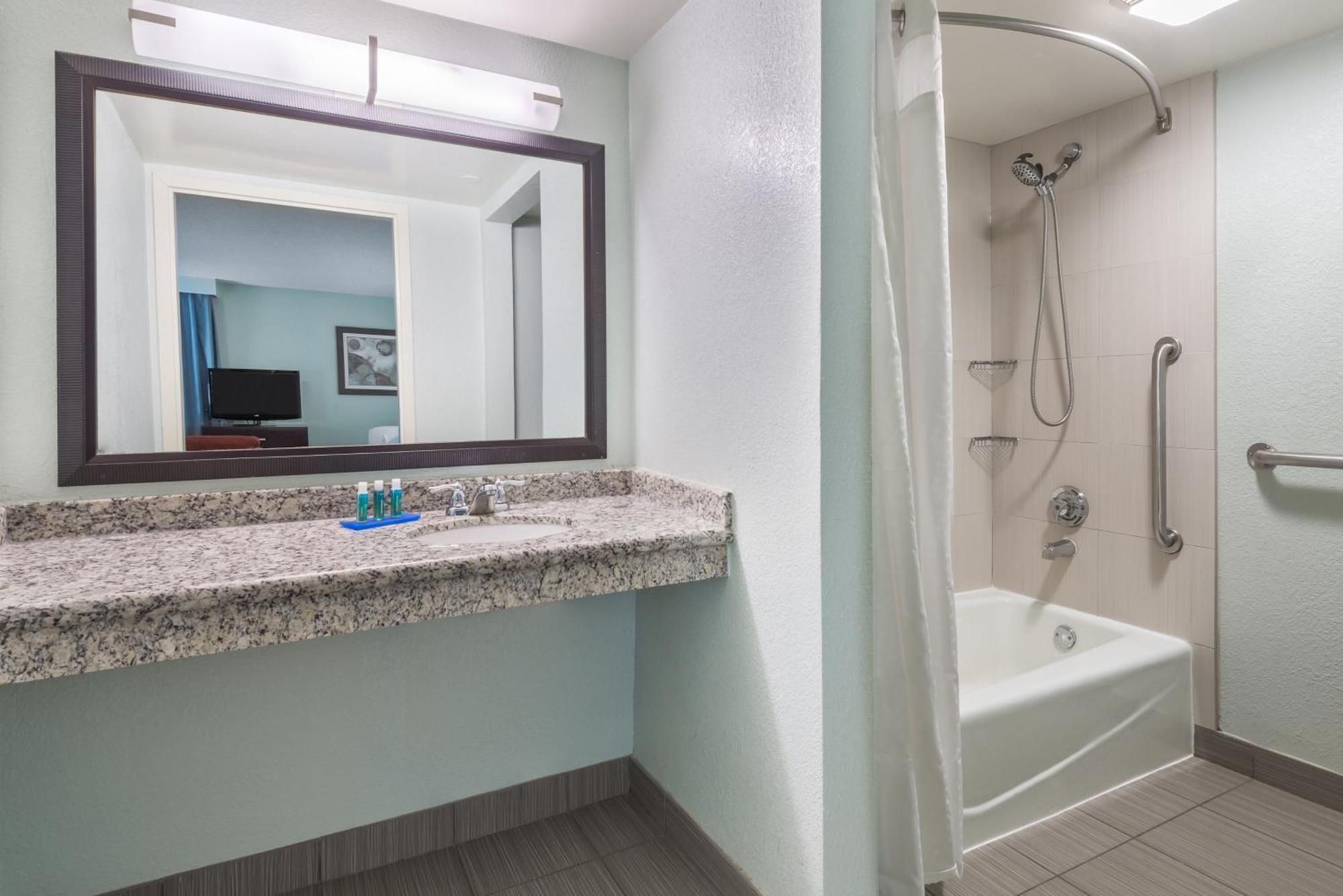 Holiday Inn Express Hotel & Suites Ft. Lauderdale-Plantation By Ihg Екстериор снимка